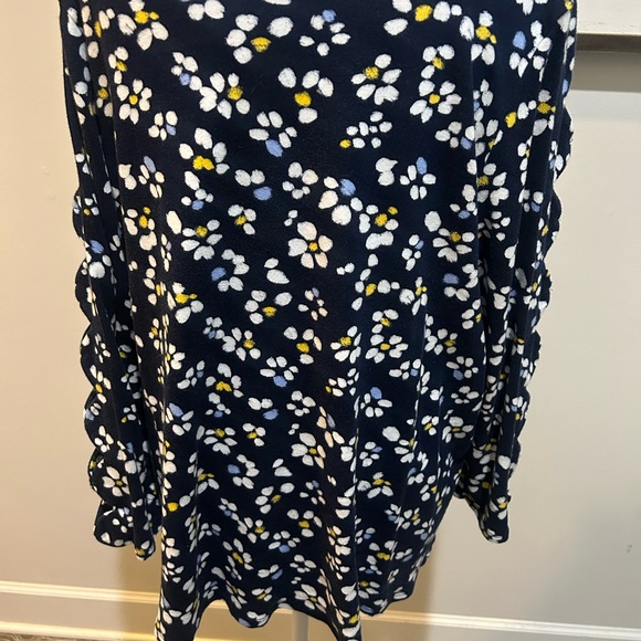 Floral Navy Shirt - Picture 4 of 7